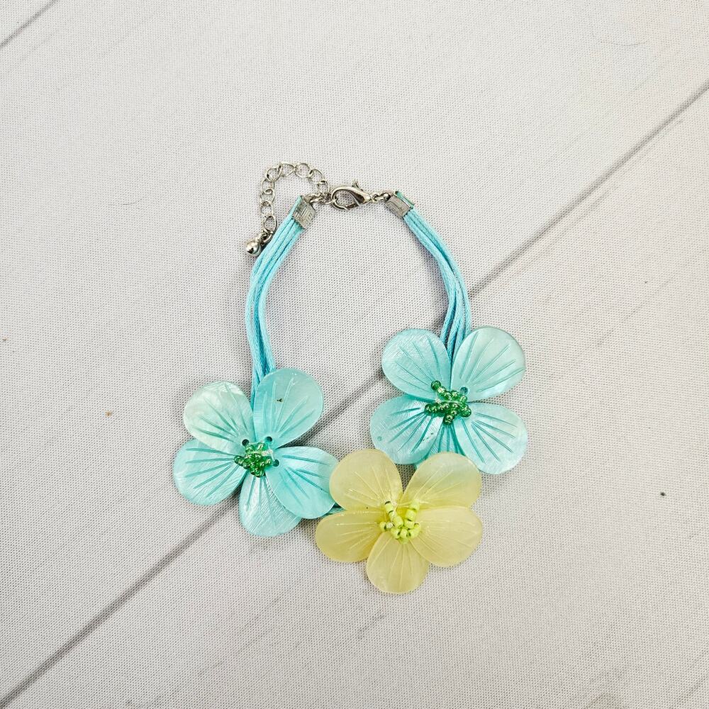 Sold - Floral Beaded Bracelet Blue & Yellow Adjustable - Picture 5 of 5